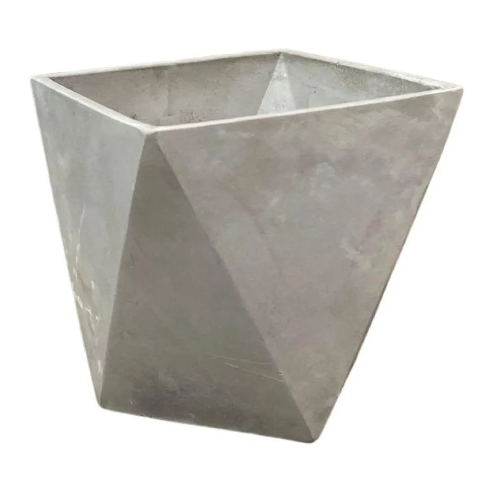 Macetero de Cemento Triangular 17 Cm Pottery